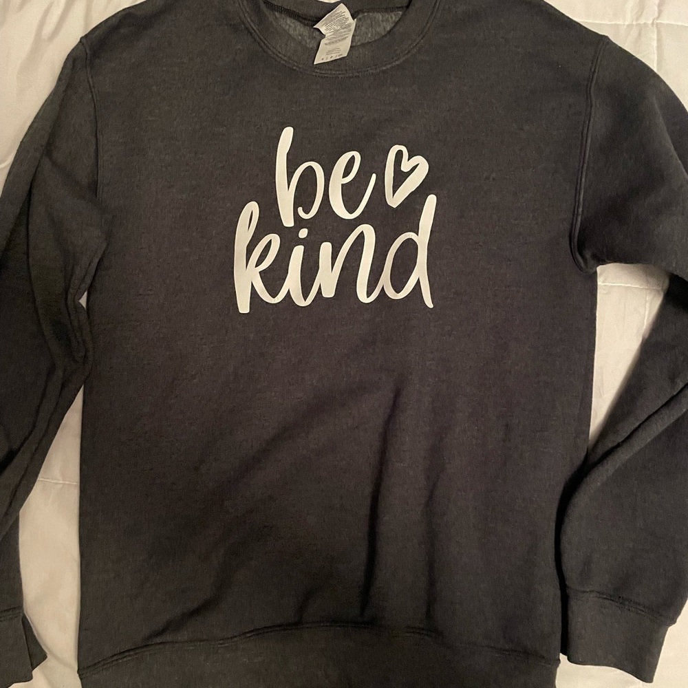 Gildan Small Sweatshirt